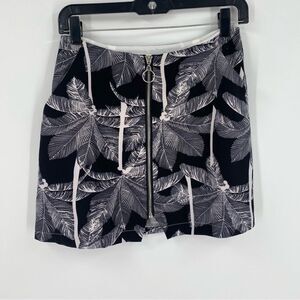 Indikah Women’s Zipper Front Tropical Print Mini Skirt size M